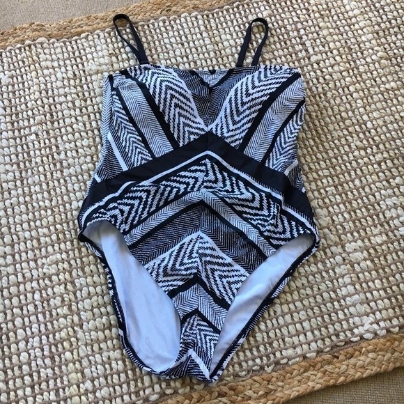 Kenneth Cole One Piece Geometric Swimsuit Size L - Picture 3 of 8